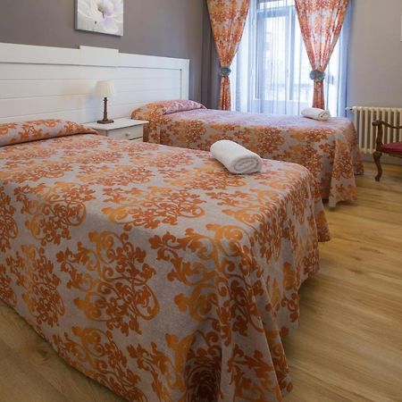 Apartamentos Turisticos Avila La Catedral المظهر الخارجي الصورة
