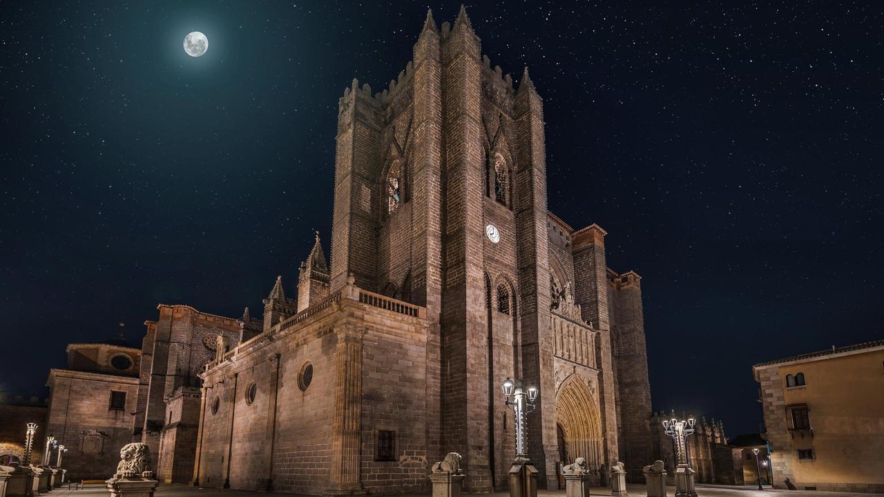 Apartamentos Turisticos Avila La Catedral المظهر الخارجي الصورة