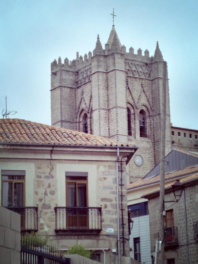 Apartamentos Turisticos Avila La Catedral المظهر الخارجي الصورة