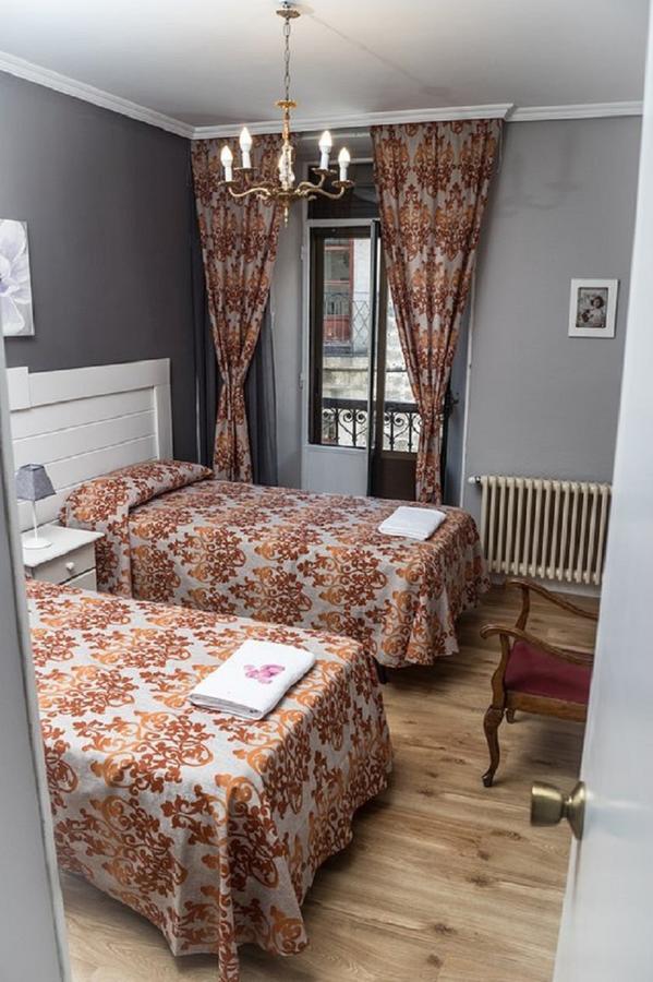 Apartamentos Turisticos Avila La Catedral المظهر الخارجي الصورة