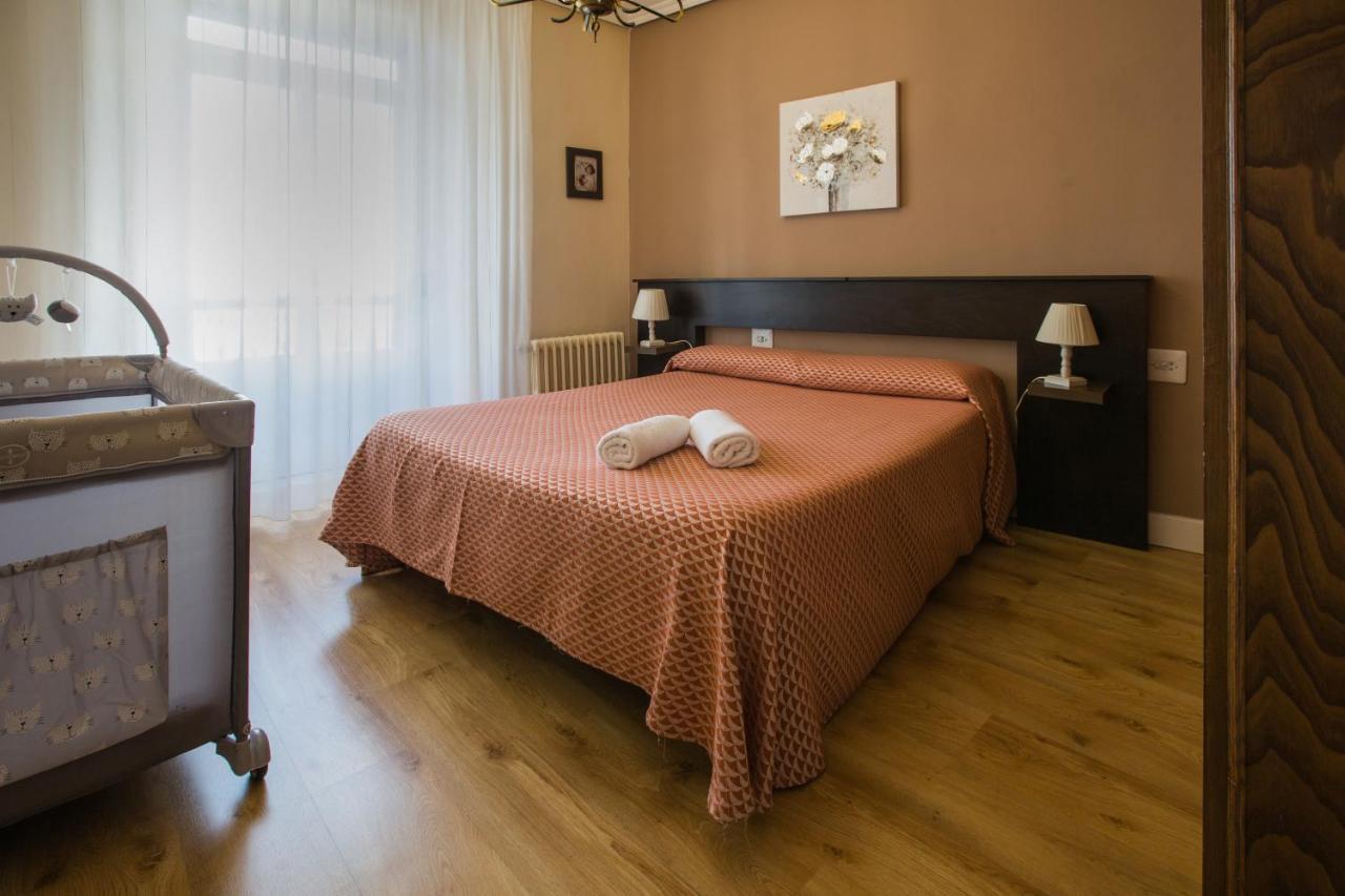 Apartamentos Turisticos Avila La Catedral المظهر الخارجي الصورة